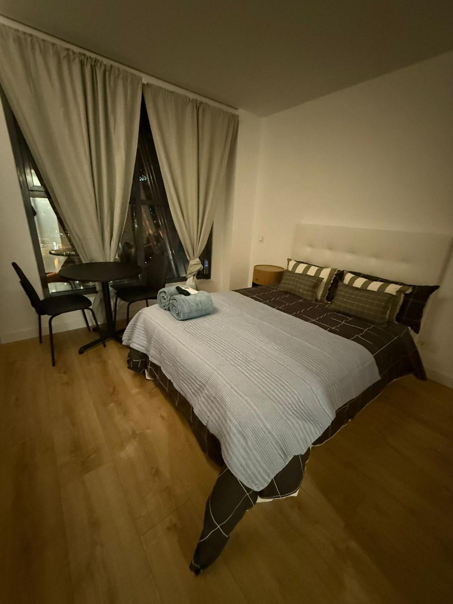 To Room Madrid Castellana エクステリア 写真
